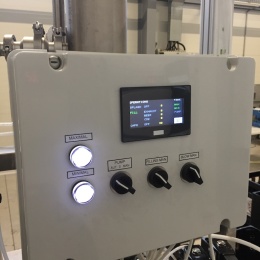 Ligne de remplissage semi-automatique pour le remplissage de bois dans des bouteilles en verre