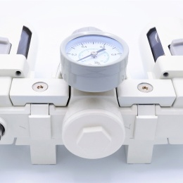 Unité combinée pour le réglage de l'air comprimé (régulateur + filtre + lubricateur) G 3/8"