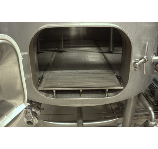 Tamis à fentes pour filtration ouverte du moût dans la salle de brassage