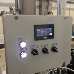 Ligne de remplissage semi-automatique pour remplir la bière dans des bouteilles en verre