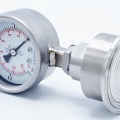 Manomètre tout acier inoxydable, cadran 63 mm, avec membrane de séparation-CLAMP DIN 32676, collier 64 mm   -1 à 0 bar, (CLAMP-64 mm)