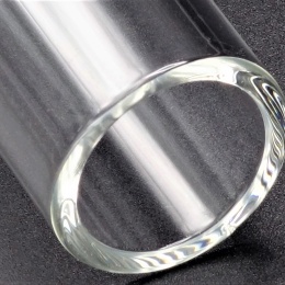 *** NOT TRANSLATED *** detail vysokojakostního borosilikátového skla - výška 100 mm, síla stěny 2,5 mm, vnější průměr 24 mm
