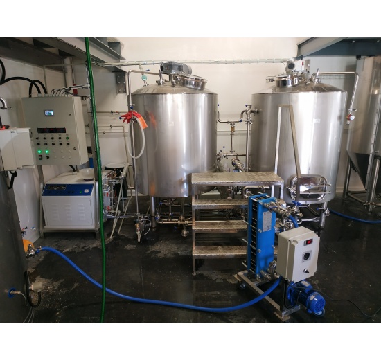 Nous proposons la salle de brassage 10 HL sur mesure