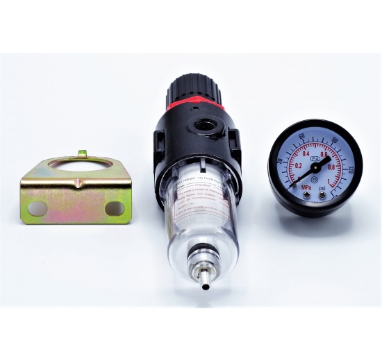 redukční ventil řídí požadovaný tlak s vysokou přesností, vybavený manometrem s rozsahem 0,1 až 10 barů