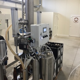 remplisseuse semi-automatique pour le remplissage de boissons dans des bouteilles en verre