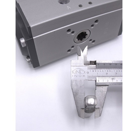 Support d'entraînement pneumatique pour robinet à tournant sphérique, acier inox, en deux parties avec adaptateur pour propulsion 8x8 mm