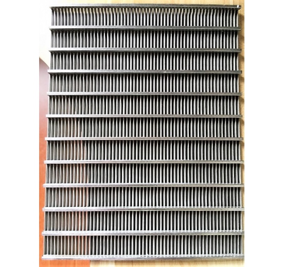 svařované štěrbinové síto - přesná šířka štěrbiny, hladká horní činná plocha síta