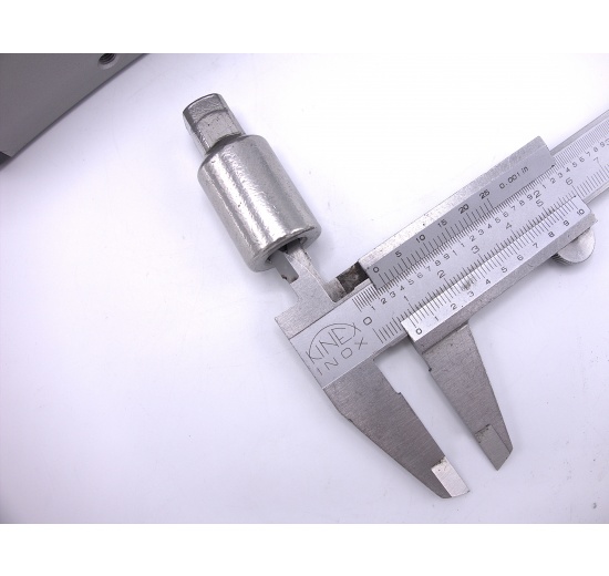 Unašeč pneupohonu pro kulový kohout, čep 8x8 mm